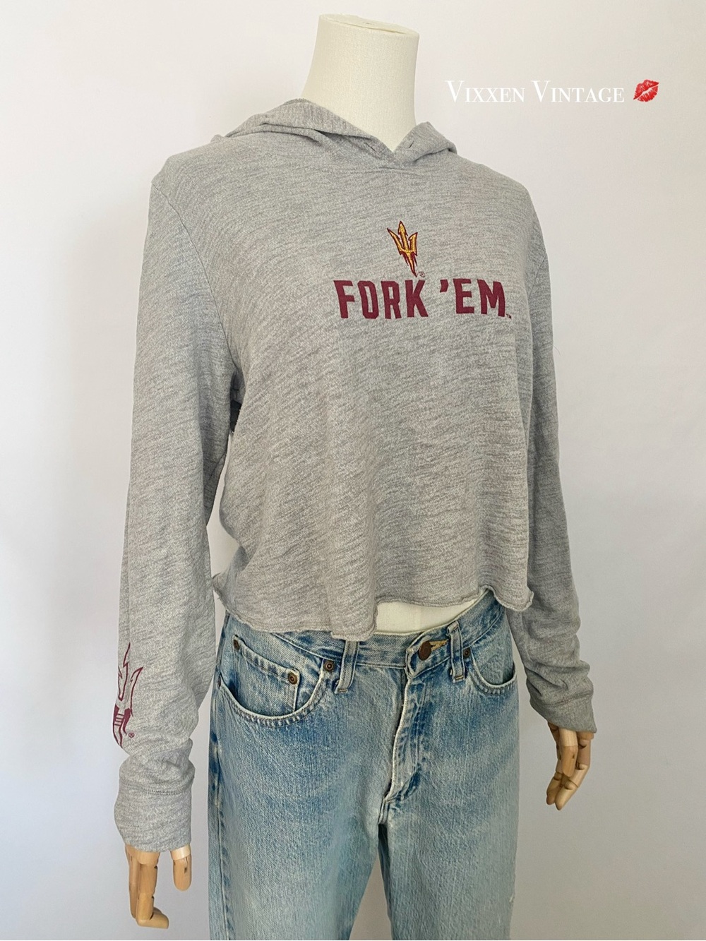 PINK X 5TH & OCEAN 2017 ASU 'FORK 'EM' CROPPED PULLOVER HOODIE IN HEATHER GRAY